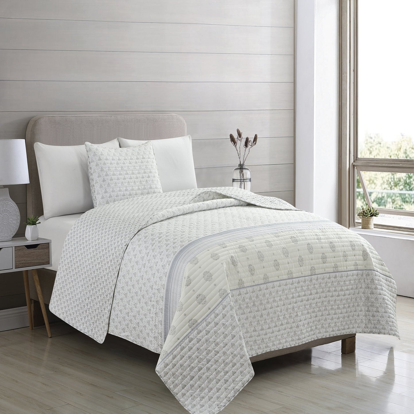 Patina Vie Maison Vintage Floral Printed Quilt Set With Shams