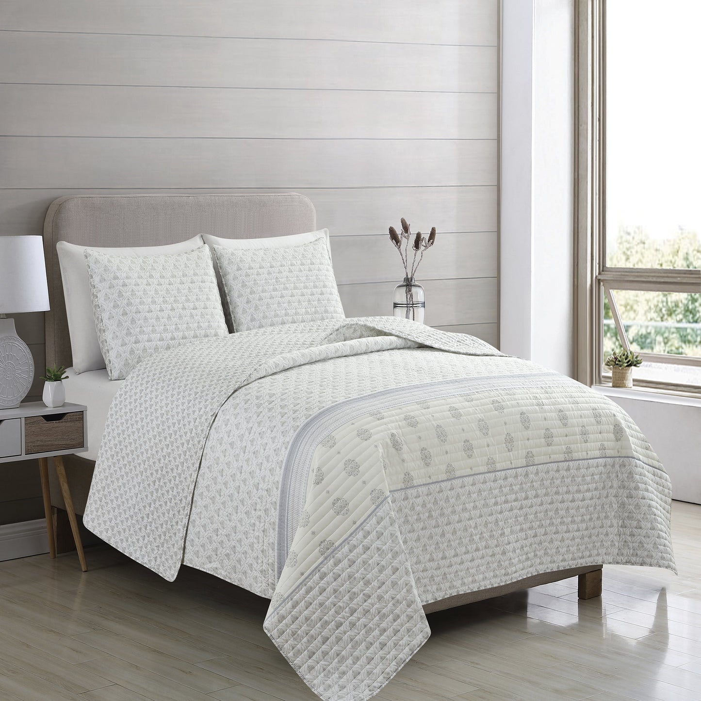 Patina Vie Maison Vintage Floral Printed Quilt Set With Shams
