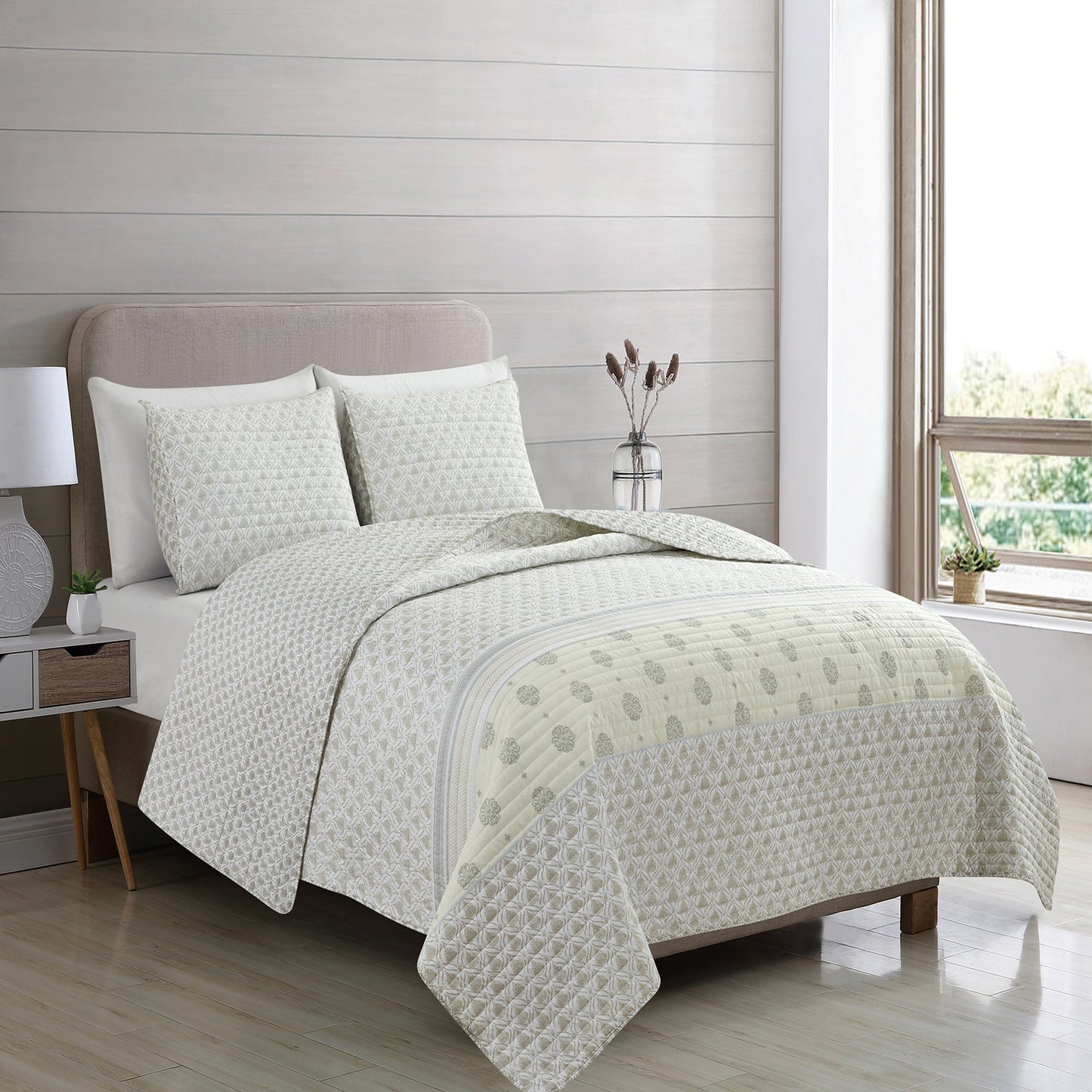 Patina Vie Maison Vintage Floral Printed Quilt Set With Shams