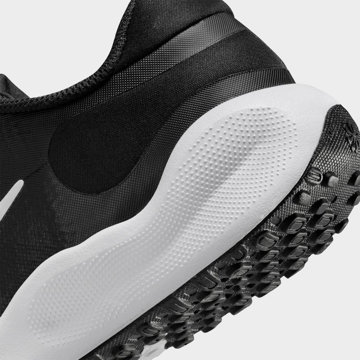Nike Grade School Revolution 7 Black/White