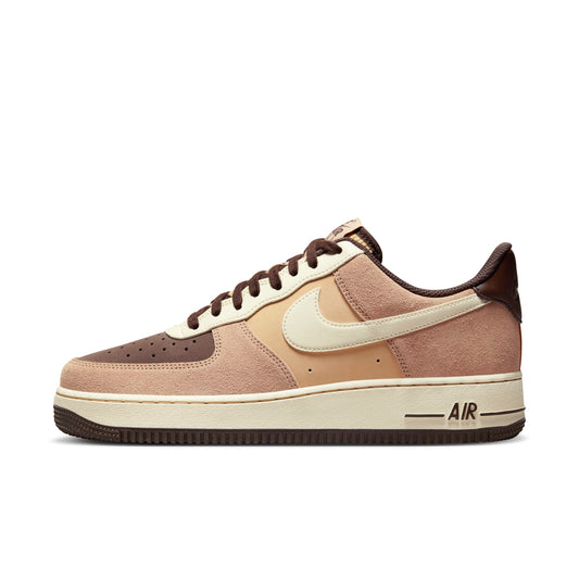 Nike Men's Air Force 1 '07 Lv8 Sneakers