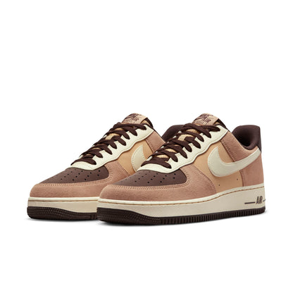 Nike Men's Air Force 1 '07 Lv8 Sneakers