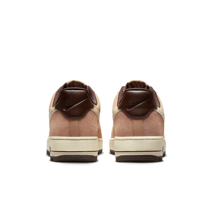 Nike Men's Air Force 1 '07 Lv8 Sneakers