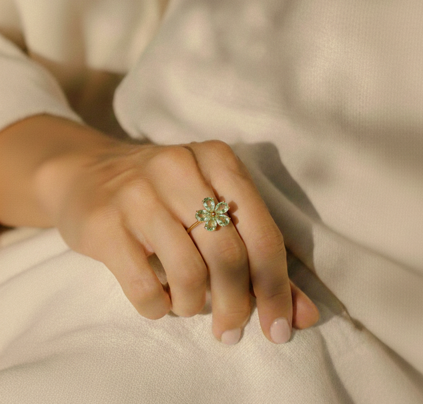 1.40 Ct Pear Green Amethyst Prong Silver Flower Ring