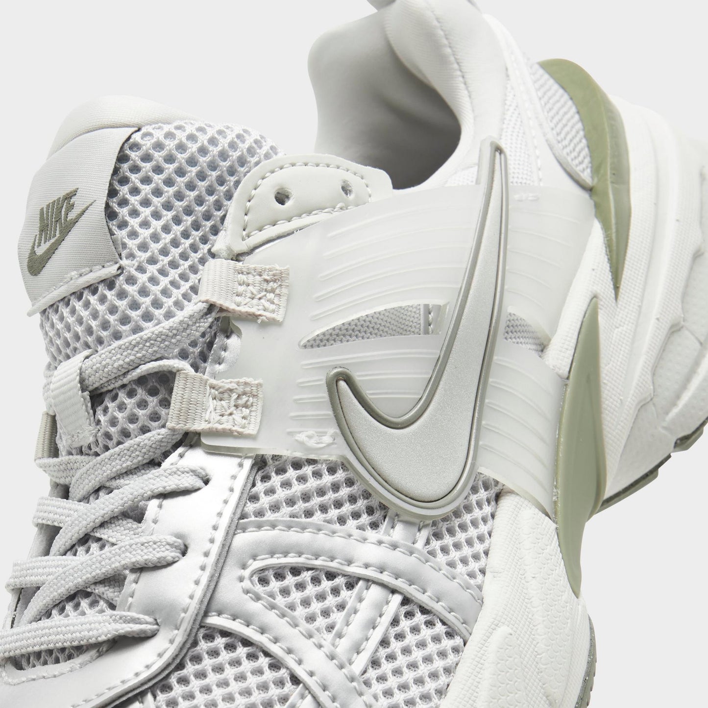 [fd0736-006] Womens Nike V2k Run 'photon Dust Light Silver'
