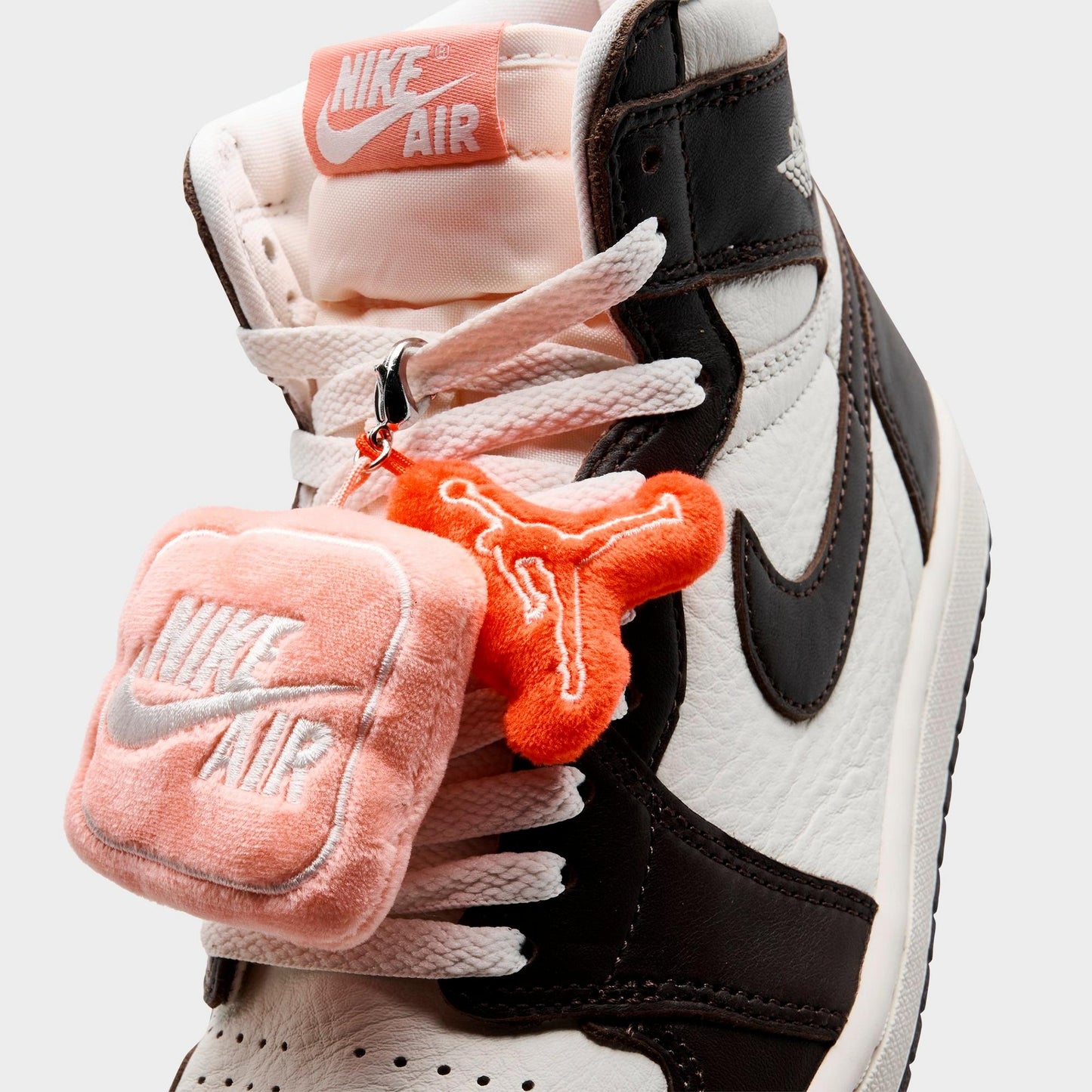 [fd2596-200] Womens Air Jordan Retro 1 High Og 'light Madder Root'