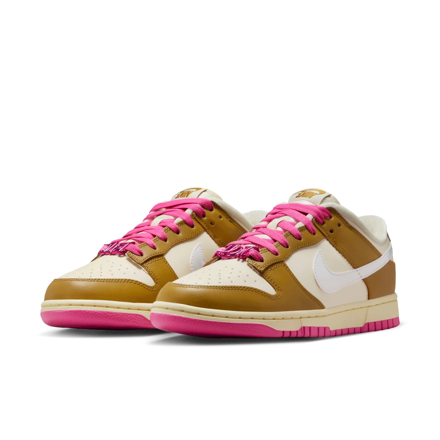 Nike Women's Dunk Low Se Sneakers