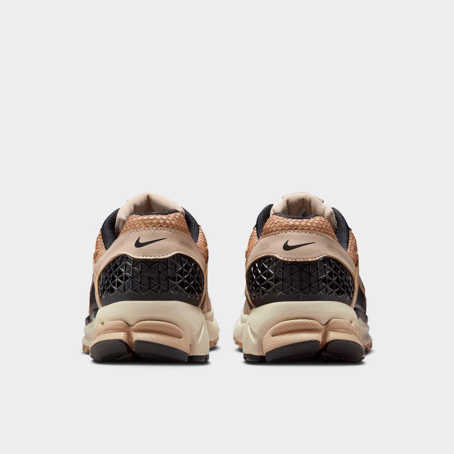 [fj2028-106] Womens Nike Zoom Vomero 5 'sanddrift'