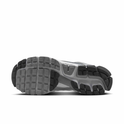 Nike Men's Zoom Vomero 5 Sneakers