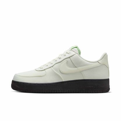 Nike Men's Air Force 1 '07 Lv8 Sneakers
