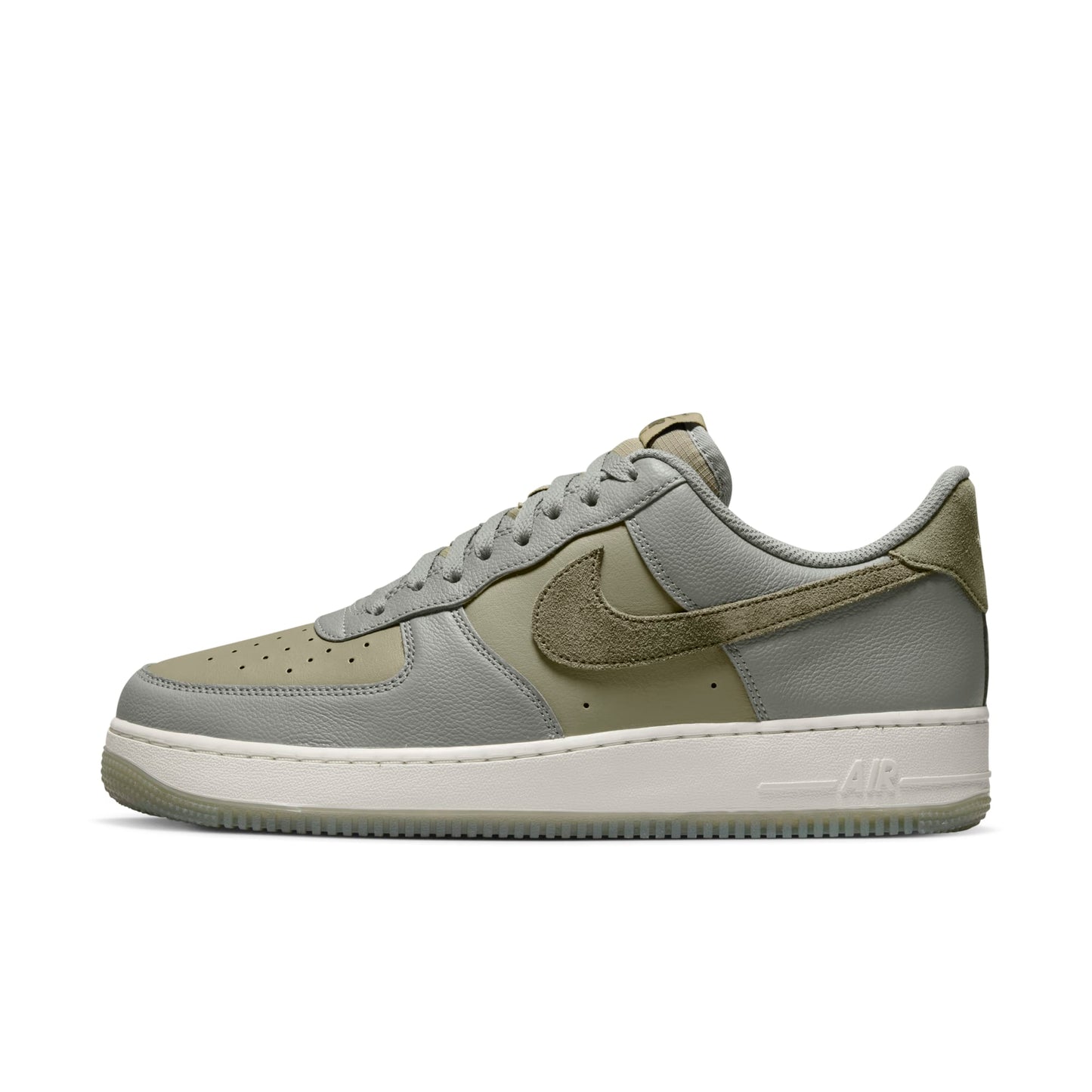 Nike Men's Air Force 1 '07 Lv8 Sneakers