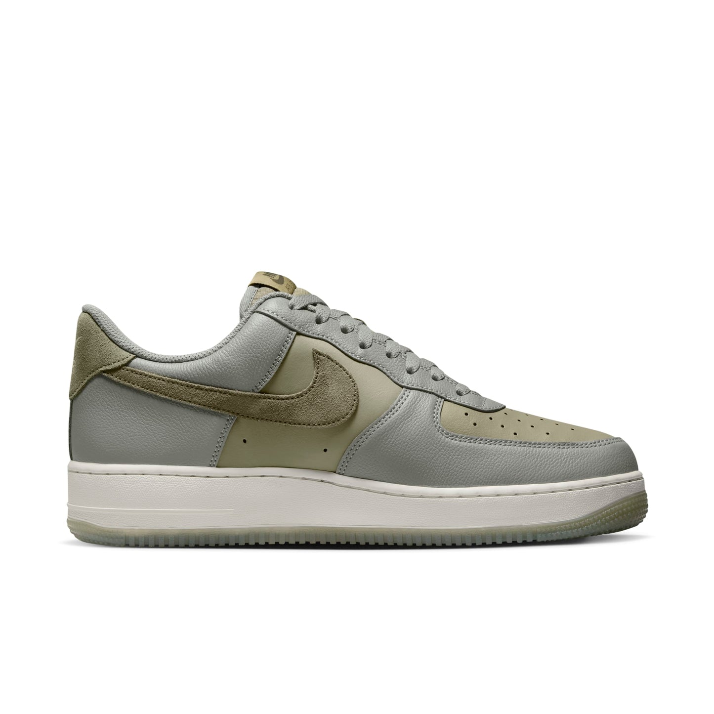 Nike Men's Air Force 1 '07 Lv8 Sneakers