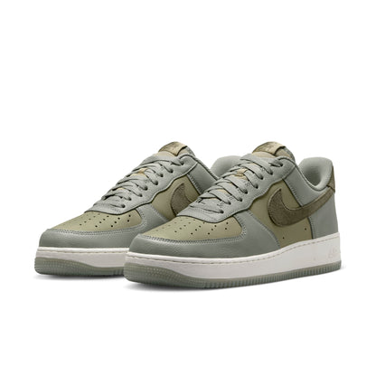 Nike Men's Air Force 1 '07 Lv8 Sneakers