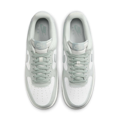 Nike Men's Air Force 1 '07 Lv8 Sneakers