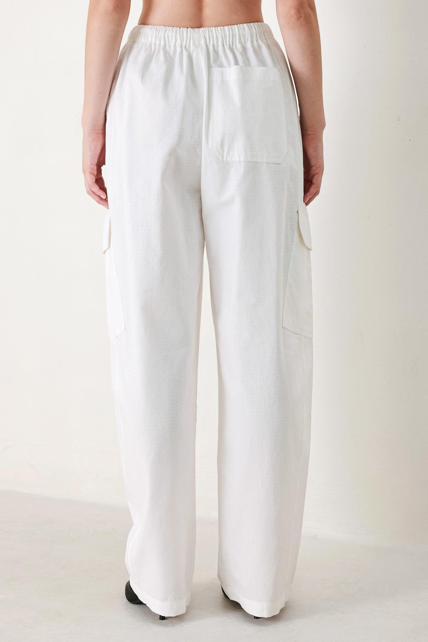 Crisp Essential Woven Ballon Pants