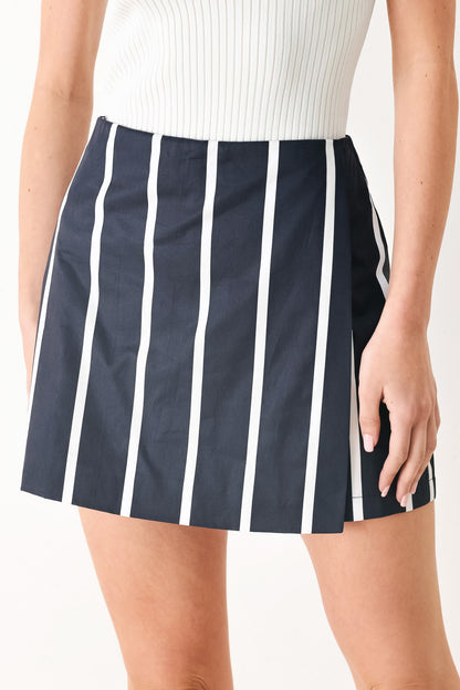 Dark Rhythm Stripe Woven Skort