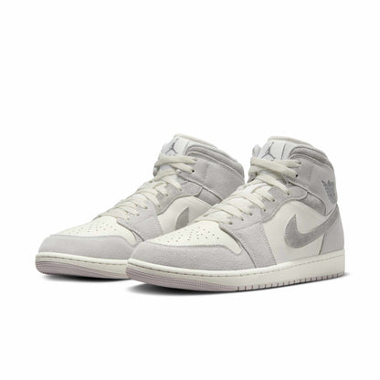 Air Jordan Men's Retro 1 Mid Se Sneakers