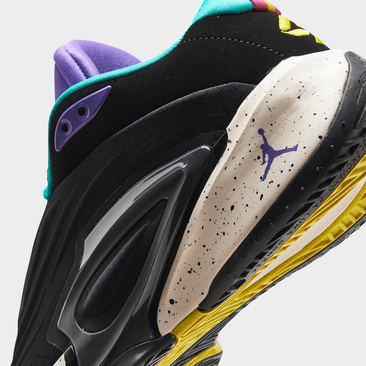 [fq8185-002] Grade School Air Jordan Luka 3 'black Hyper Jade Pink'
