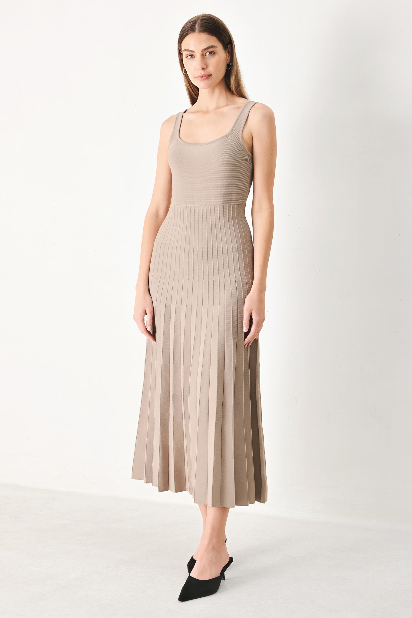 Mono Form Sweater Knit Midi Dress