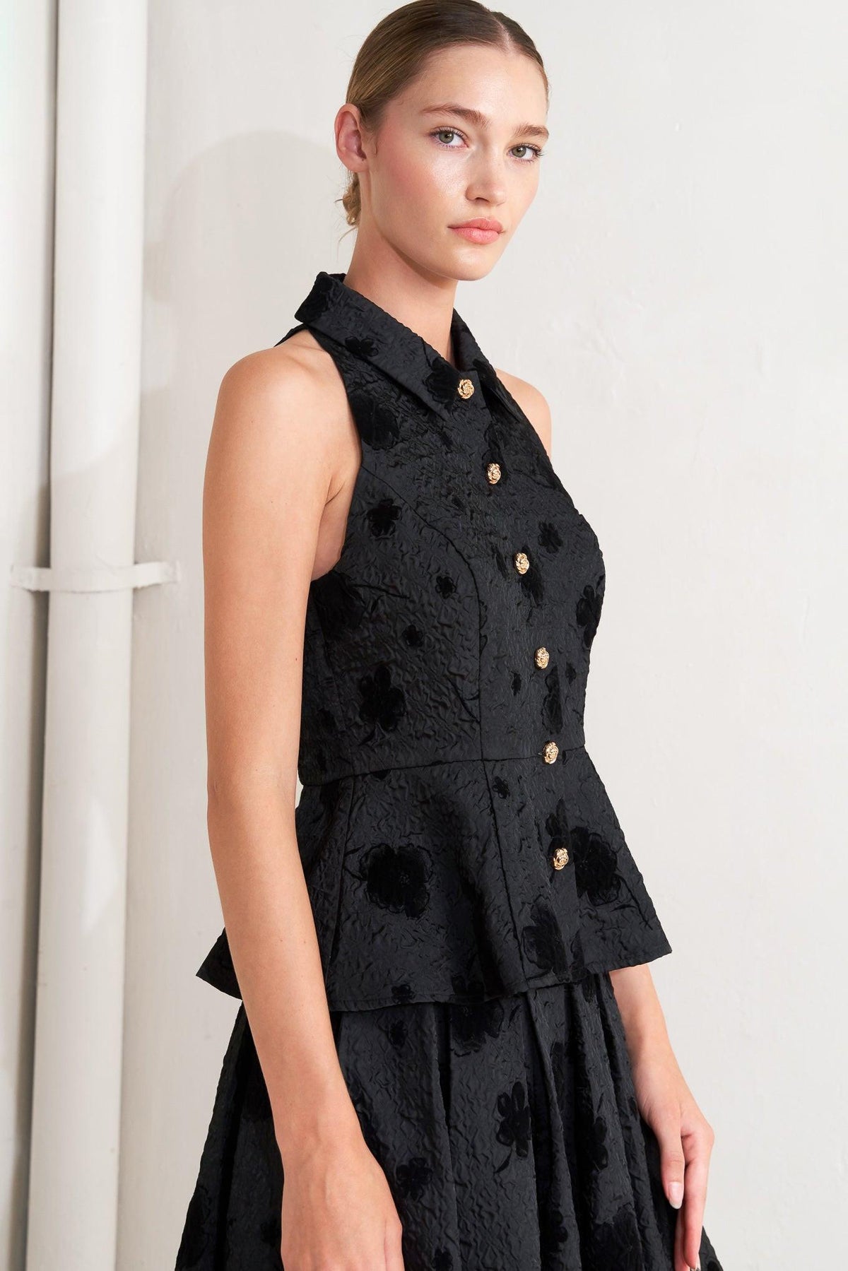Noir Blooming Romance Woven Top