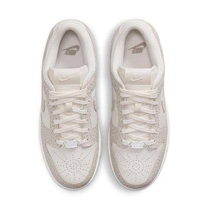 Nike Women's W Dunk Low Prm Sneakers