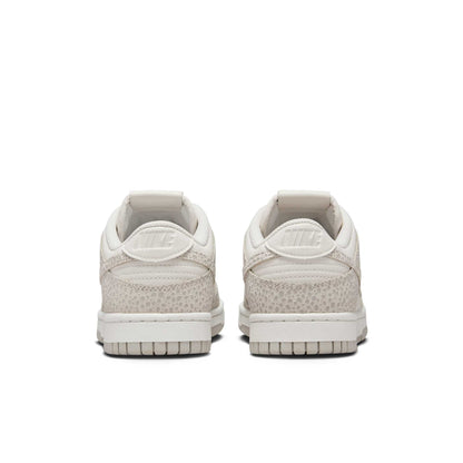 Nike Women's W Dunk Low Prm Sneakers