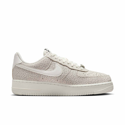 Nike Women's W Air Force 1 '07 Prm Sneakers