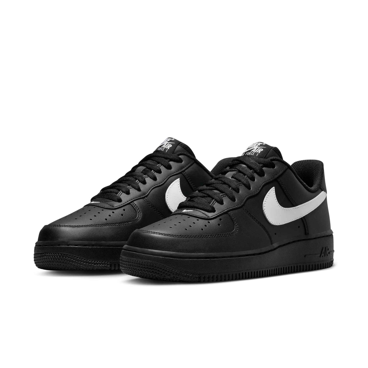 Nike Men's Air Force 1 '07 Sneakers