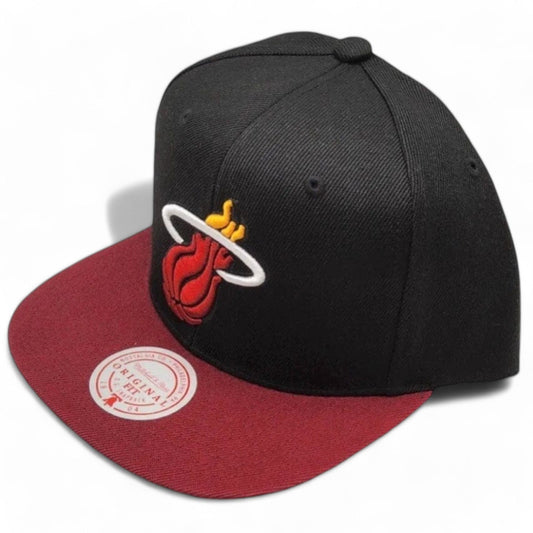 Men's Mitchell & Ness NBA Core Basic Snapback Heat - Black-Red