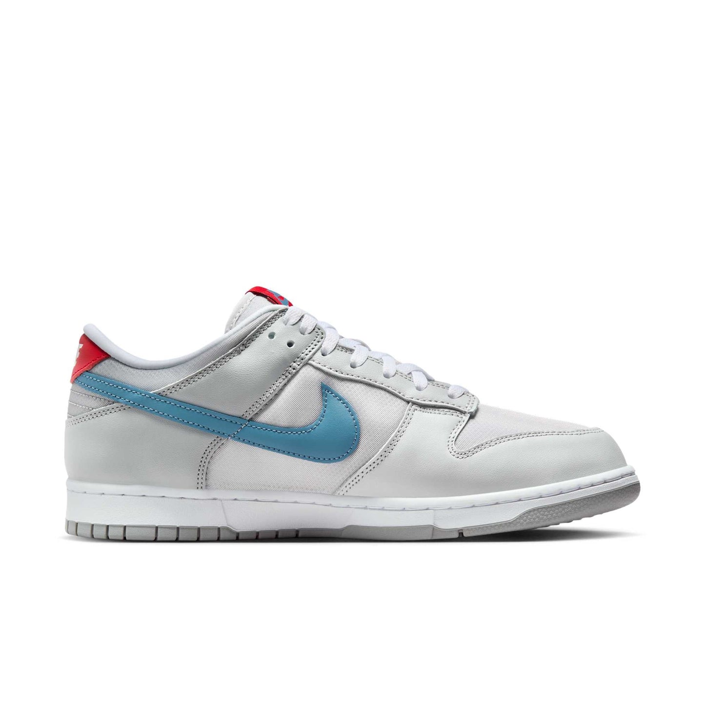 Nike Men's Dunk Low Qs Sneakers