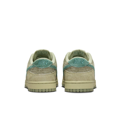 Nike Women's W Dunk Low Sneakers