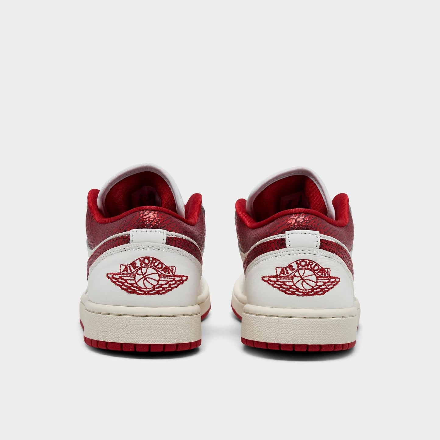 [hj9338-106] Womens Air Jordan Retro 1 Low 'ruby'