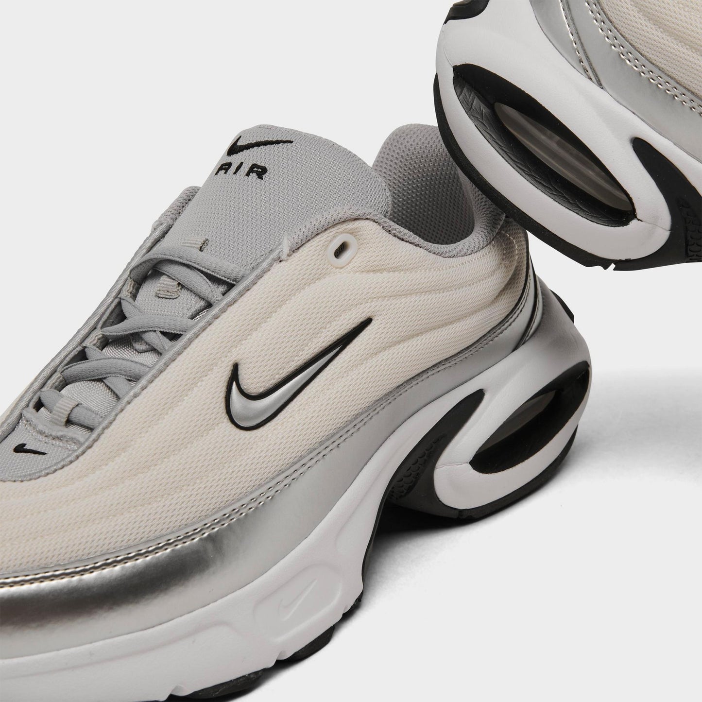 [hm0256-001] Womens Nike Air Max Portal Se 'metallic Silver Phantom'