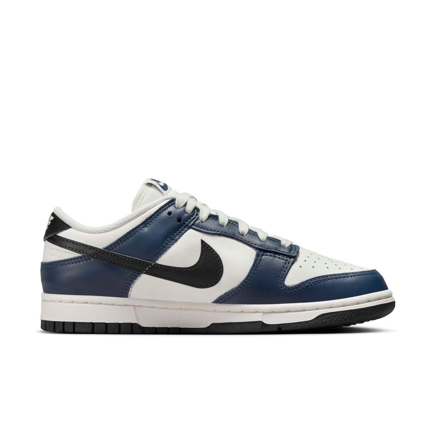 Nike Women's W Dunk Low Sneakers