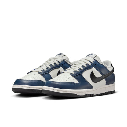 Nike Women's W Dunk Low Sneakers