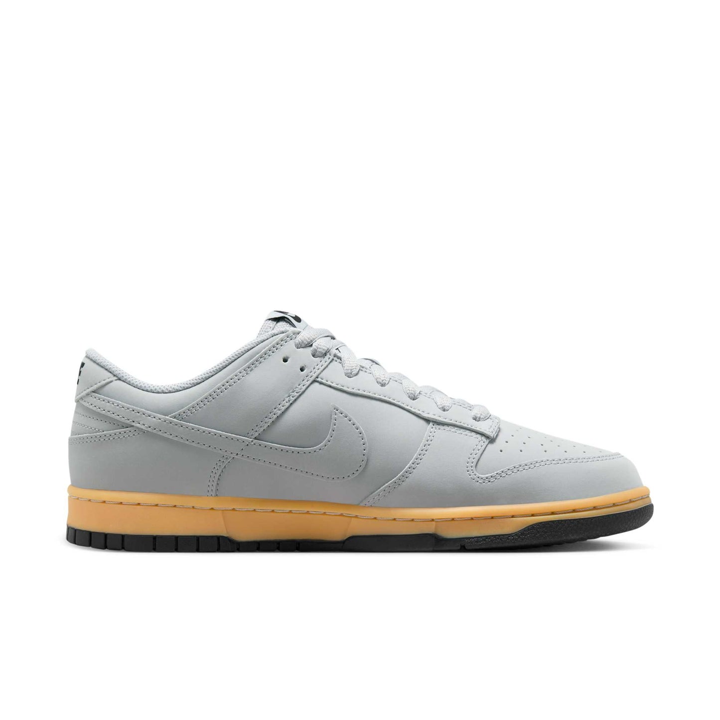 Nike Men's Dunk Low Retro Se Sneakers