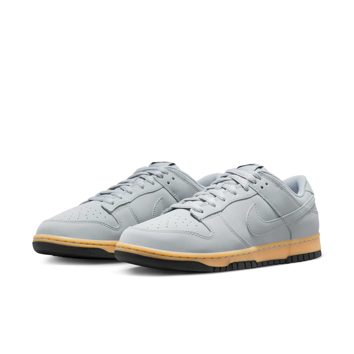 Nike Men's Dunk Low Retro Se Sneakers