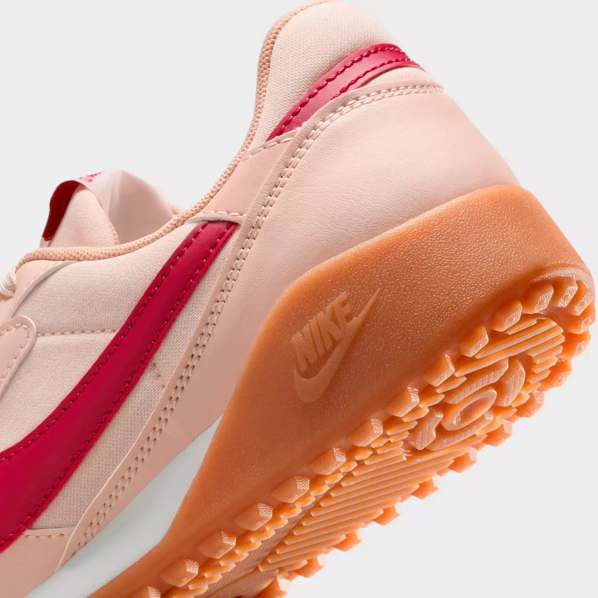 [hq1940-101] Womens Nike Terra Manta 'sanddrift Gum'