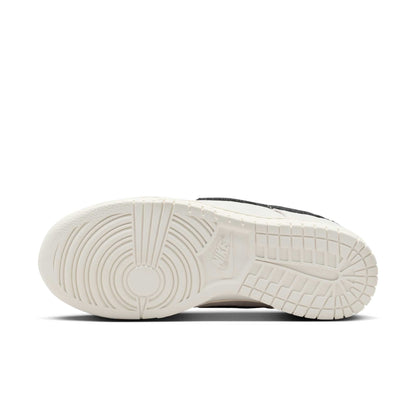Nike Women's Dunk Low Se Sneakers