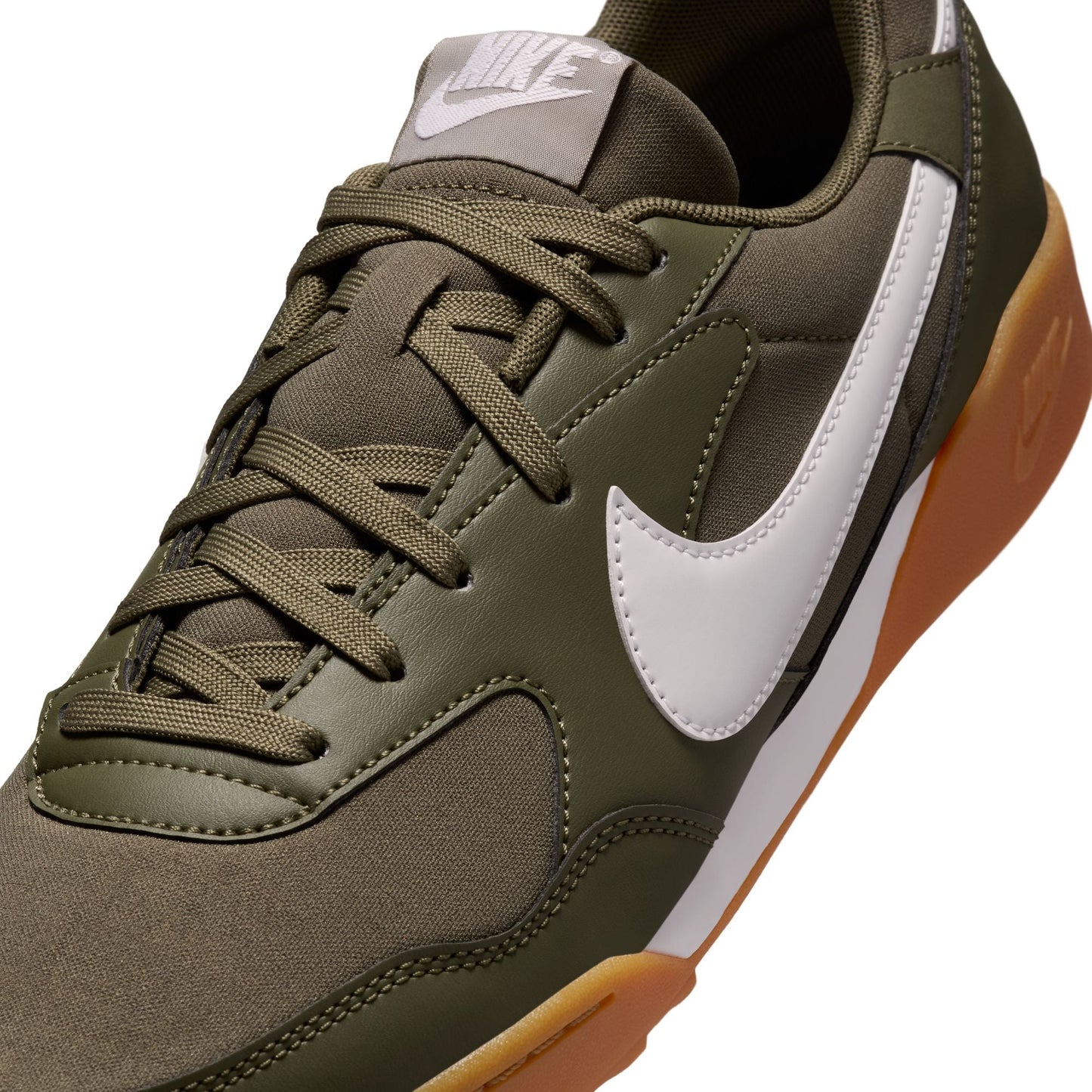[hq4502-200] Mens Nike Terra Manta