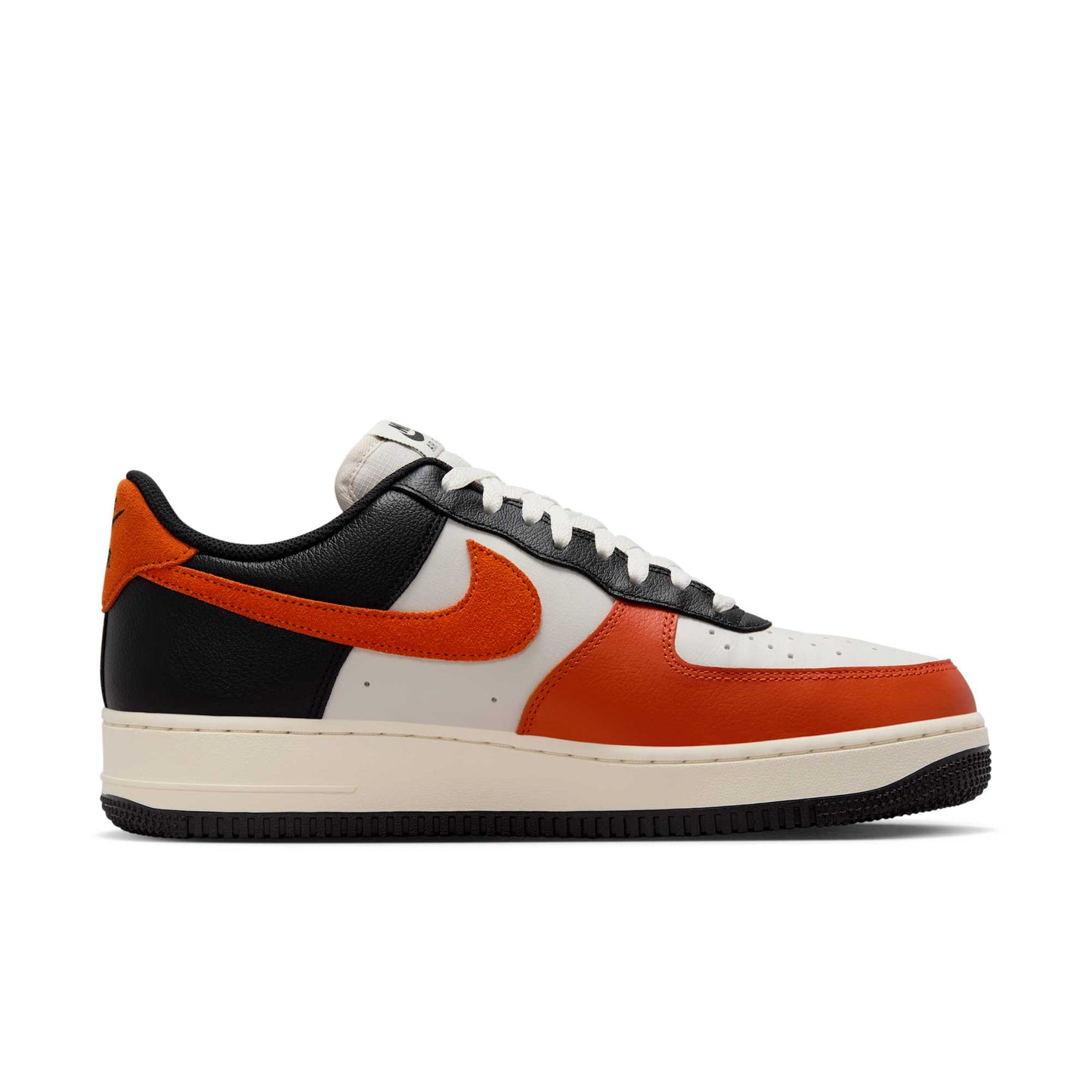 Nike Men's Air Force 1 '07 Lv8 Sneakers