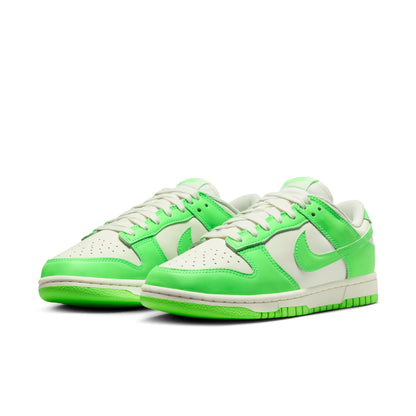 Nike Women's W Dunk Low Sneakers