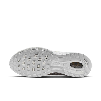 Nike Men's Air Pegasus 2005 Se Sneakers