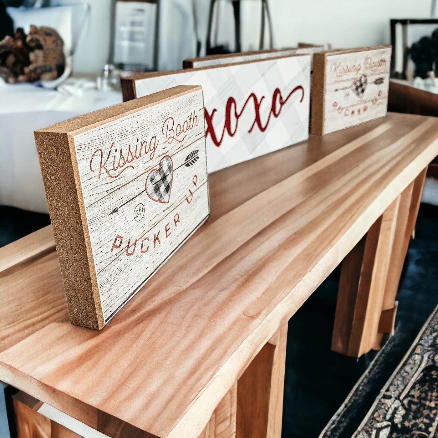 Kissing Booth by Gia Roma