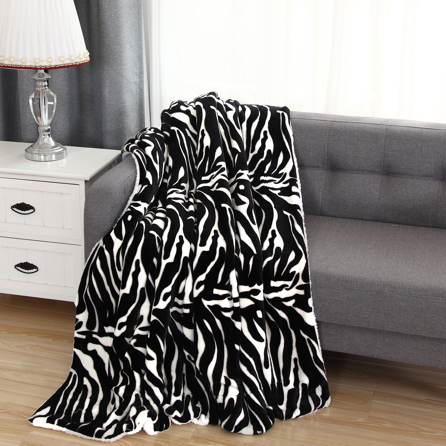 Elegant Comfort Velvet Plush Sherpa Throw 50" x 60" Velvet Feel - Sherpa Back Throw Blanket