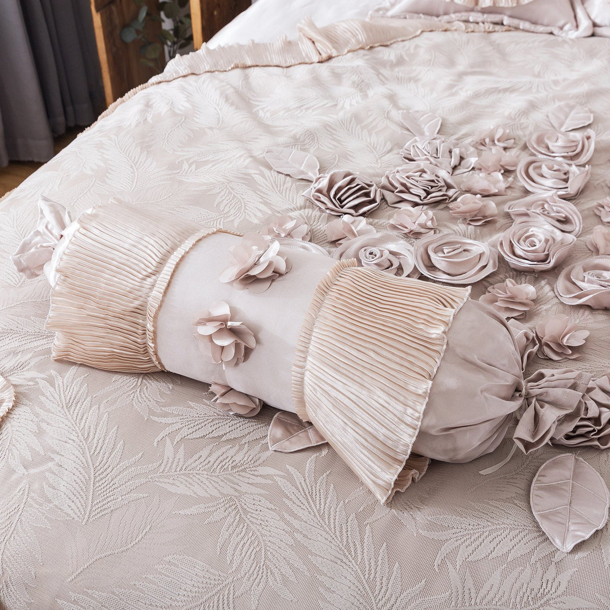 Tache Satin Floral Lace Ruffle Crème Beige Sweet Victorian Luxurious Comforter Set (MZ002C)