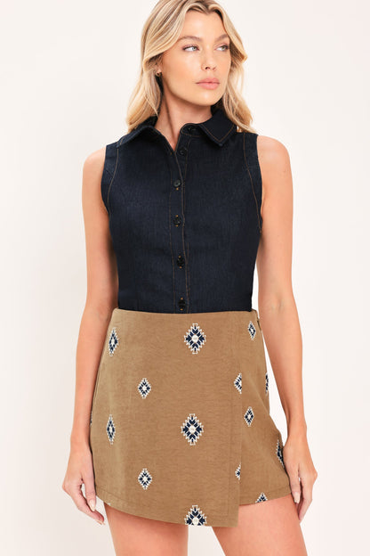 Canyon Motif Flirt Faux Suede Skort
