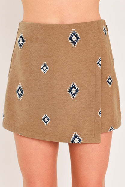 Canyon Motif Flirt Faux Suede Skort