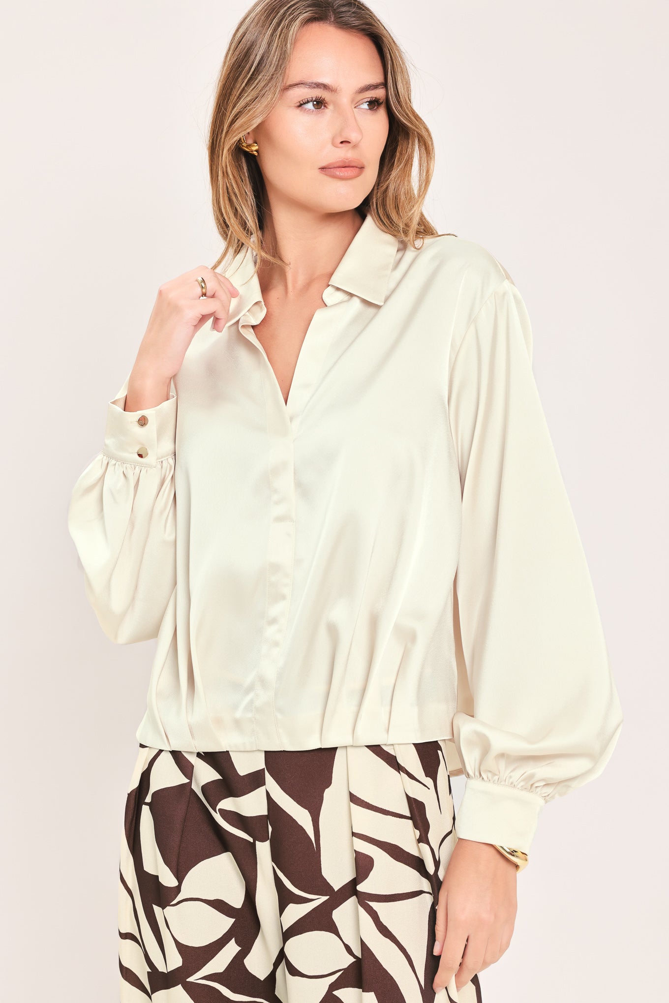 Candlelight Collar Grace Woven Top