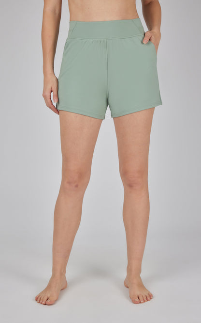 Lux Clean Front Multi Pocket 4" Short